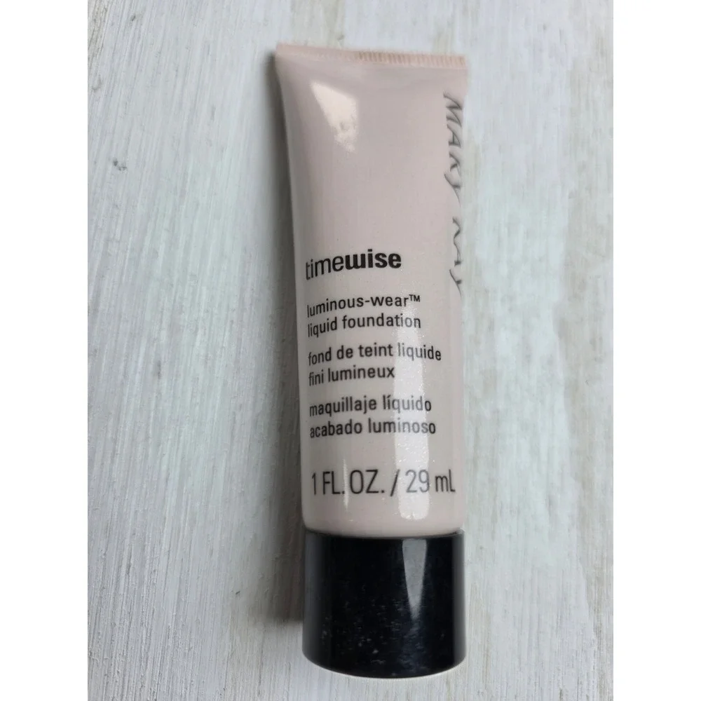 Mary Kay TimeWise Luminous-Wear Liquid Foundation Ivory 3 Normal to Dry Skin 1oz